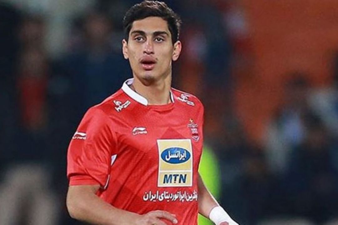 نادری یك فصل دیگر در پرسپولیس ماندنی شد