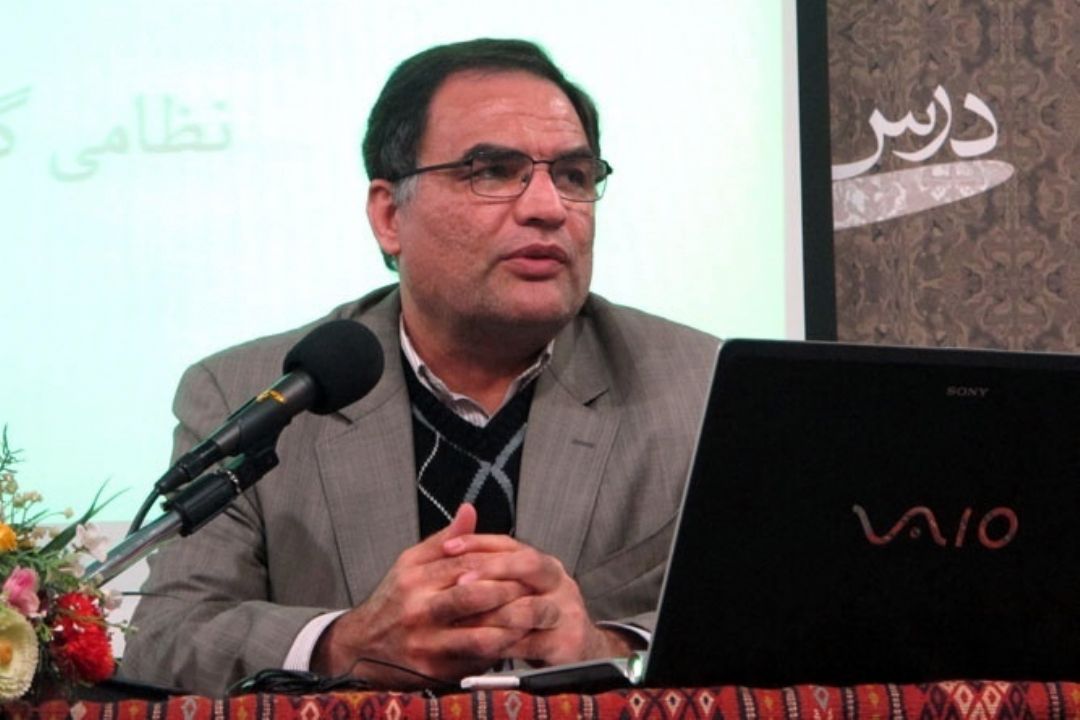 خمسه‌سرایی و عشق‌نامه‌سرایی خواجو در برابر نظامی 
