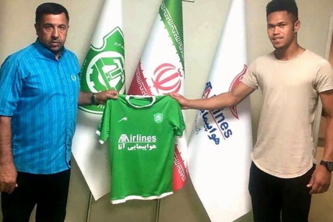 ماشین‌سازی یك مدافع برزیلی به خدمت گرفت