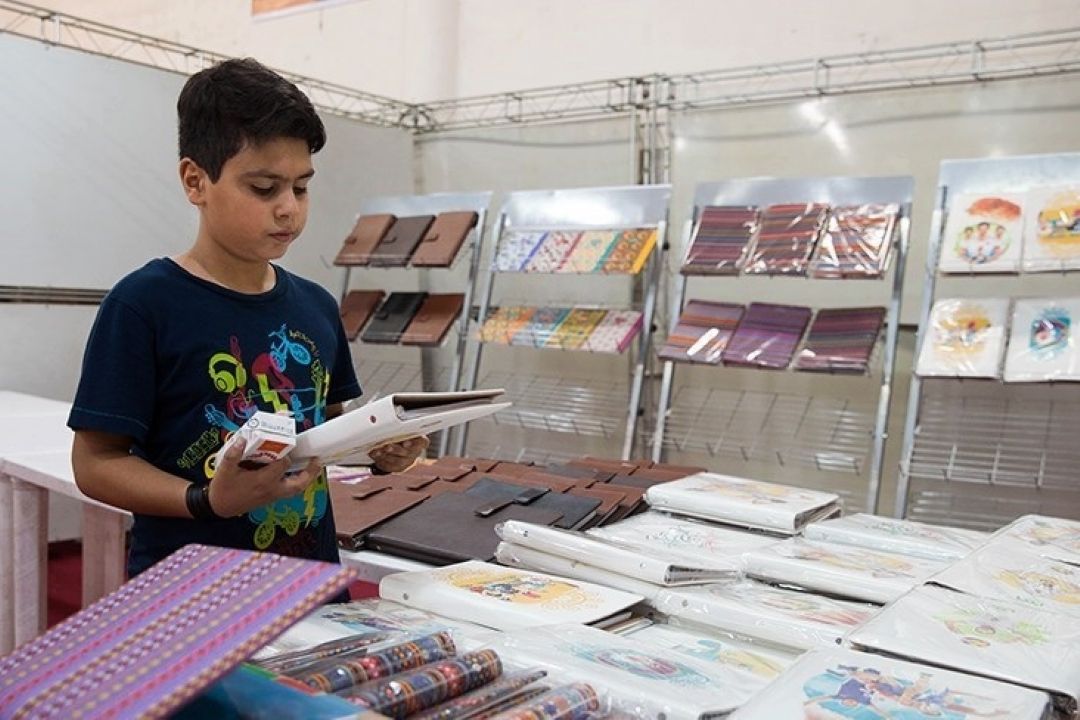 عرضه كیف مدارس با مواد بازیافتی چینی/ وعده‌های بی‌سرانجام؛ چوب لای چرخ تولیدكنندگان