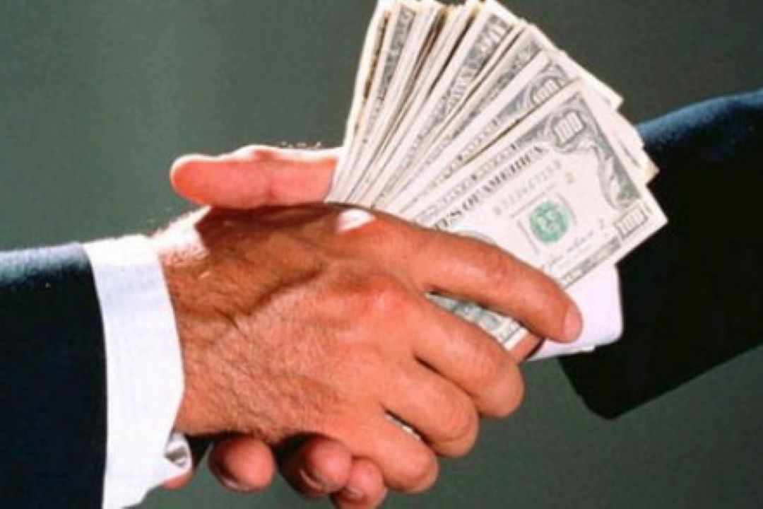 مفاسد اقتصادی عمده‌ترین معضل ضربه‌زننده به كیان نظام است