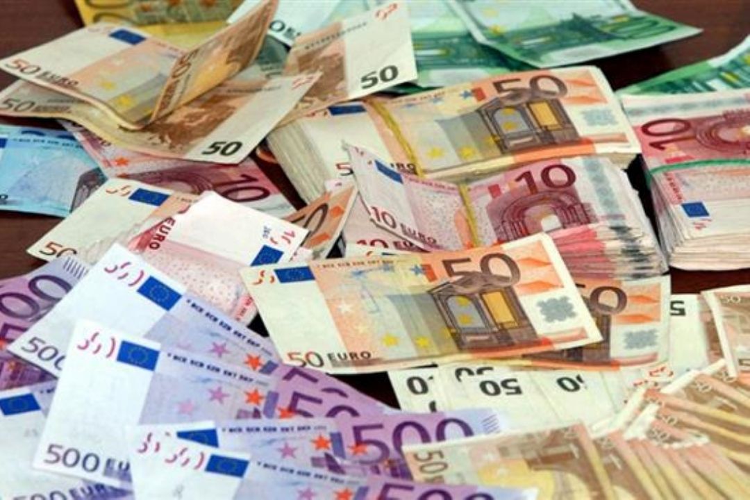 افزایش ارزش یورو درپی پیروزی ماكشان در انتخابات فرانسه