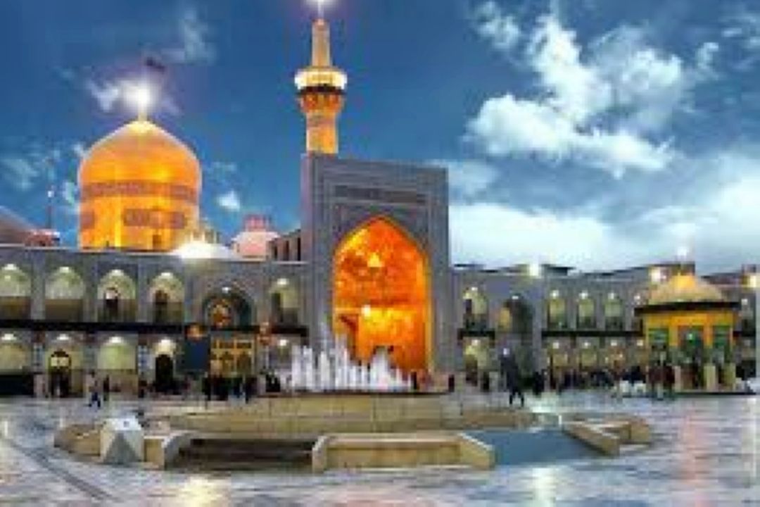 جوان مسیحی پرتغالی در حرم مطهر امام رضا(ع)به دین مبین اسلام مشرف شد