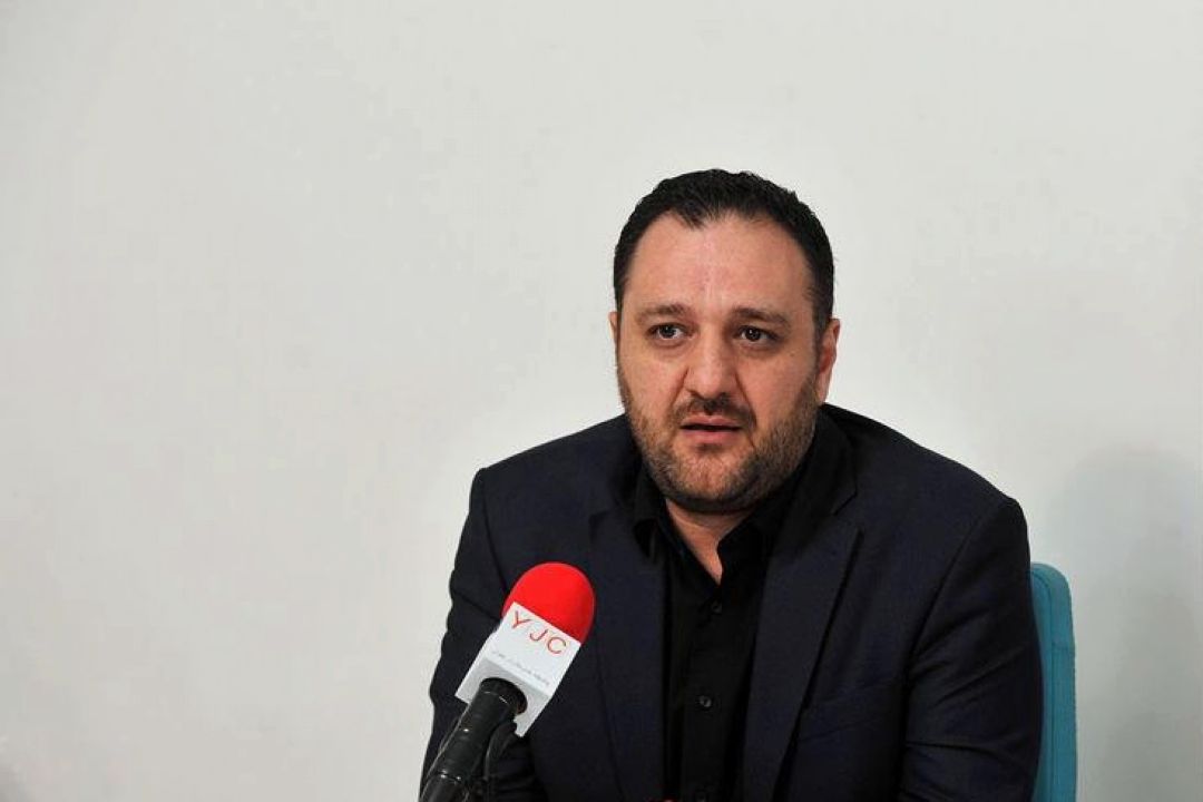 چرخ صنعت و صادرات با خون شهدای مدافع حرم آبیاری شود! 