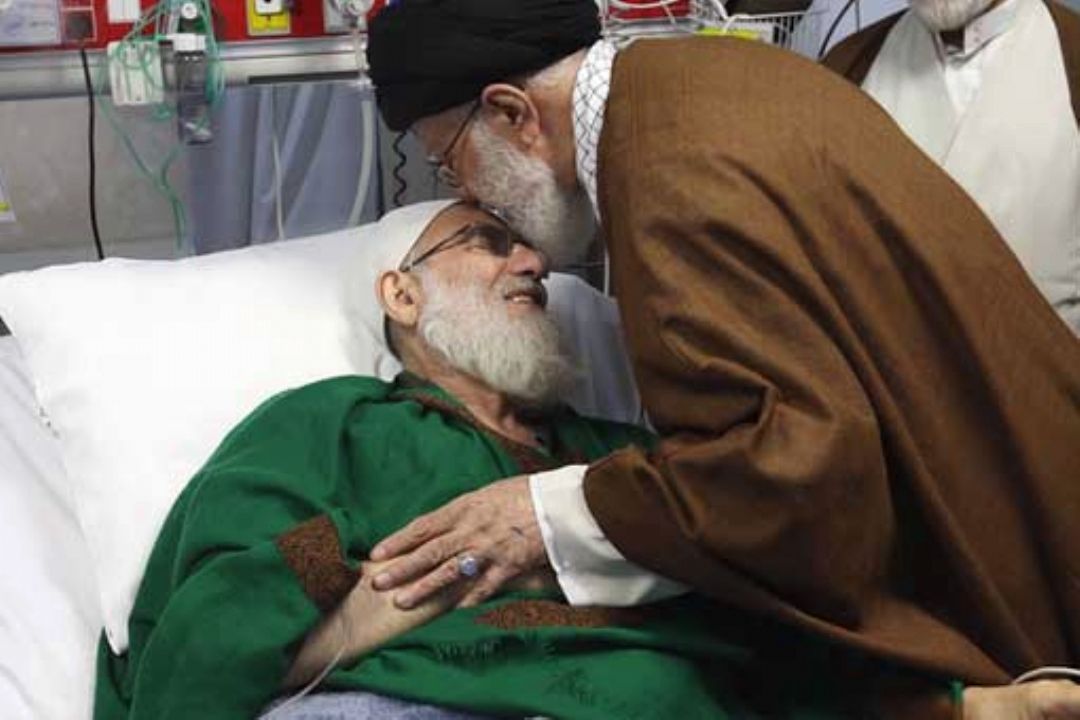 عیادت رهبر معظم انقلاب از آیت‌الله هاشمی شاهرودی