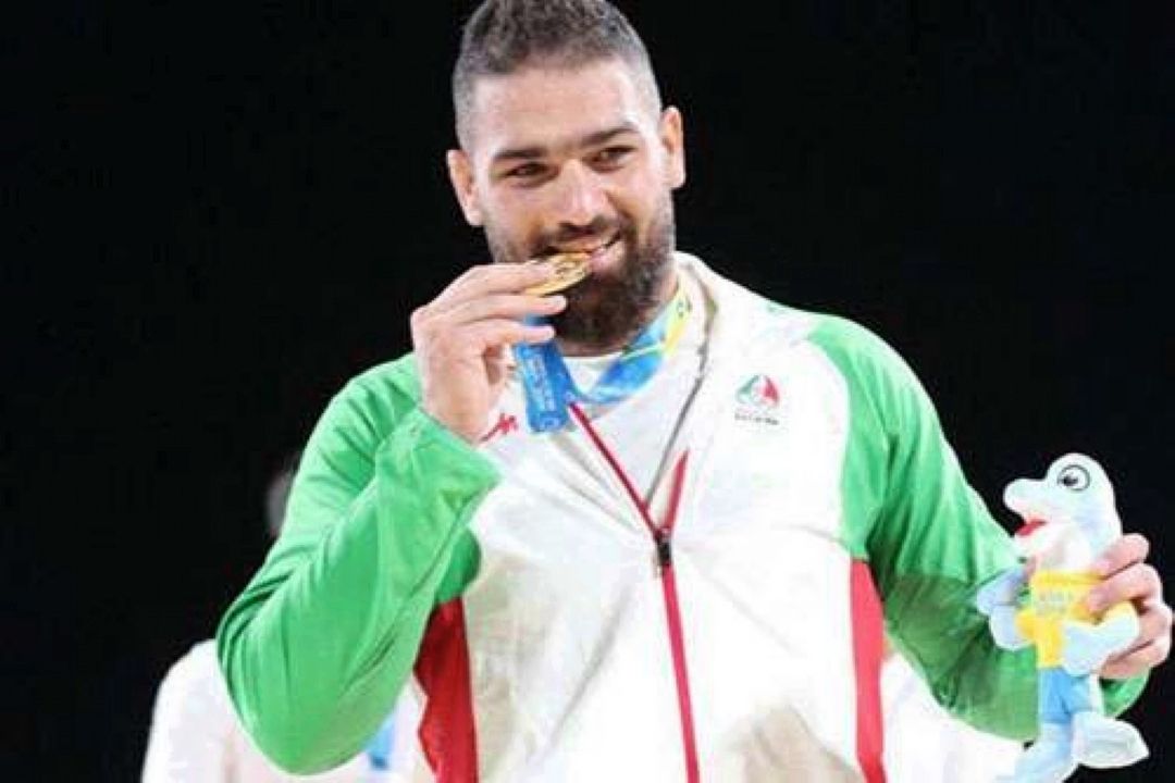 كشتی گیر ایران مدال طلا را برگردن آویخت
