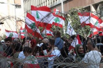 ماهیگیری نفوذی ها از آب گل آلود لبنان