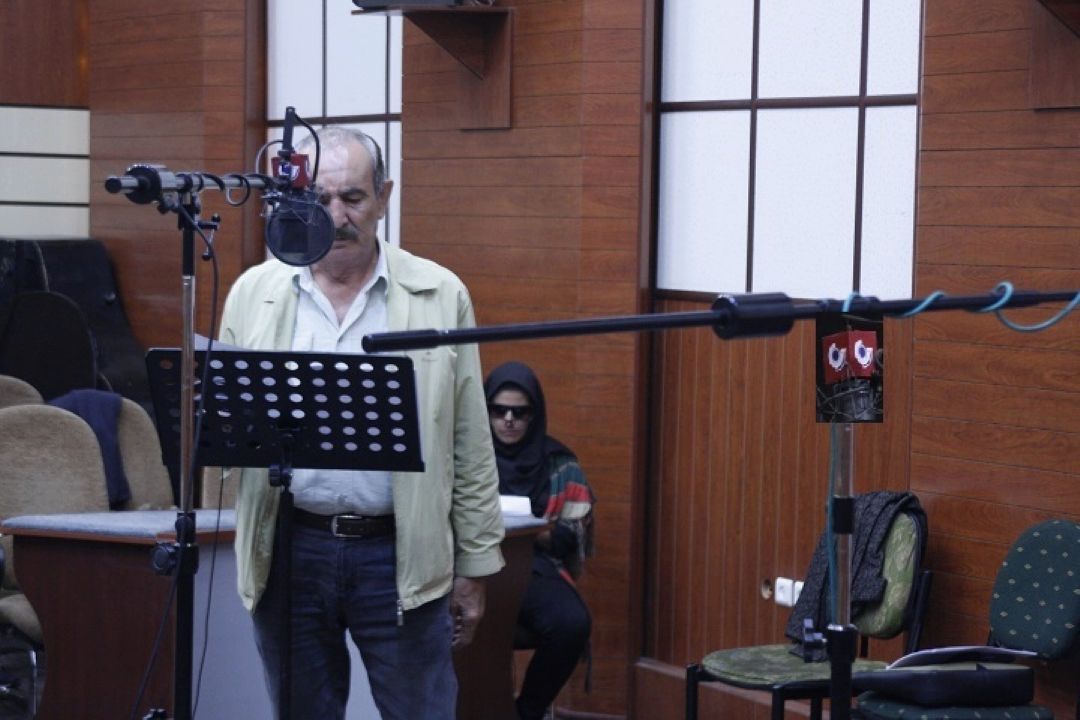 به روی آنتن رفت:  برنامه زنده طنز « به شرط زندگی » از رادیو نمایش پخش می شود