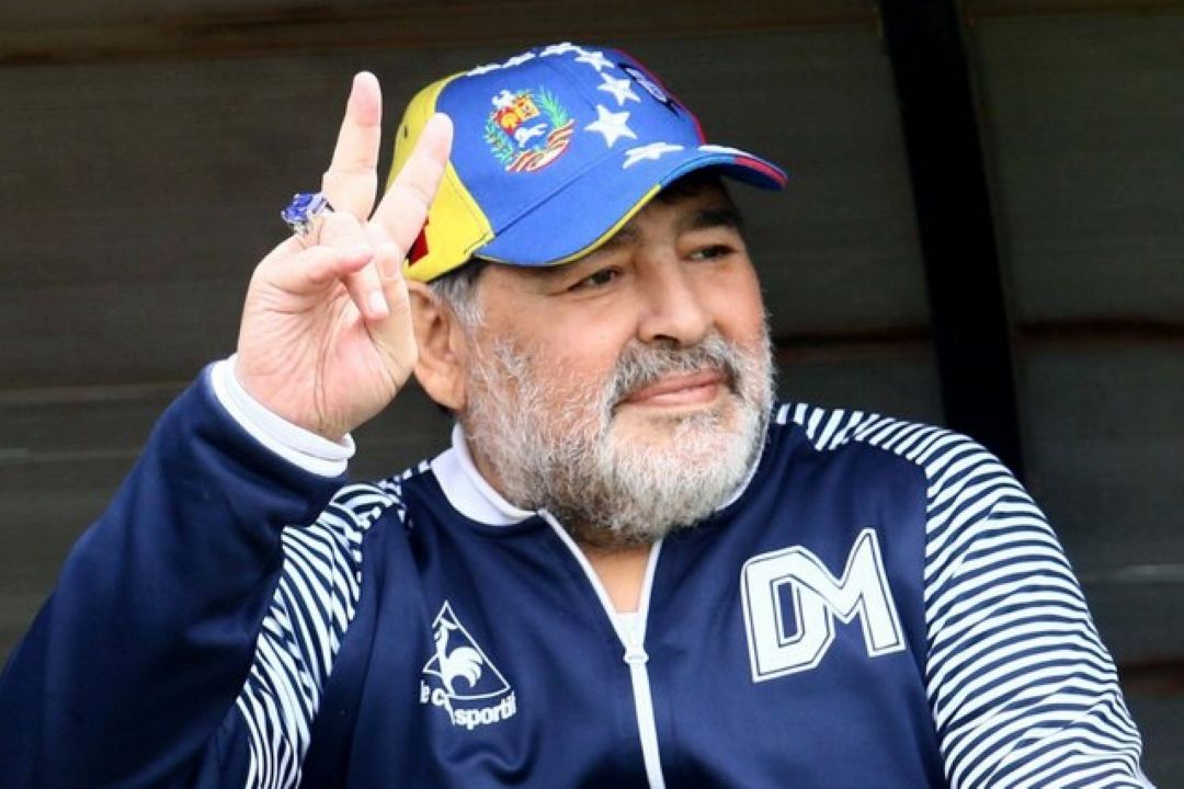 مارادونا استعفا كرد