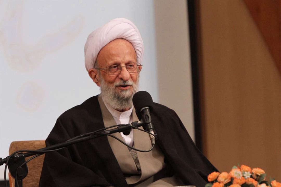 در آنجایی كه باید به نفع جامعه اسلامی قدم برداشت باید اقدام كرد