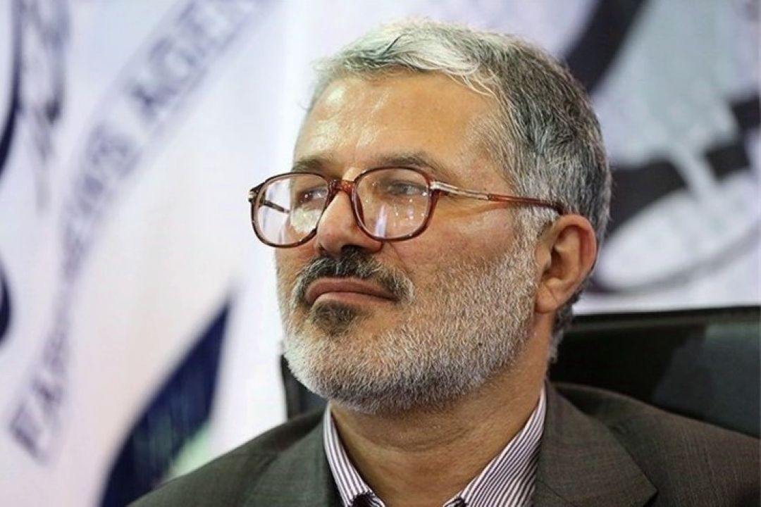 شورای نگهبان اجازه ندهد افراد غیر متخصص وارد مجلس شوند!