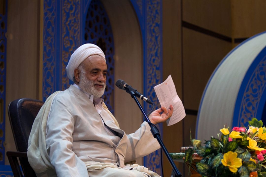 رییس ستاد اقامه نماز خواستار اهتمام معلمان در انتقال مفاهیم دینی به نسل جدید شد.