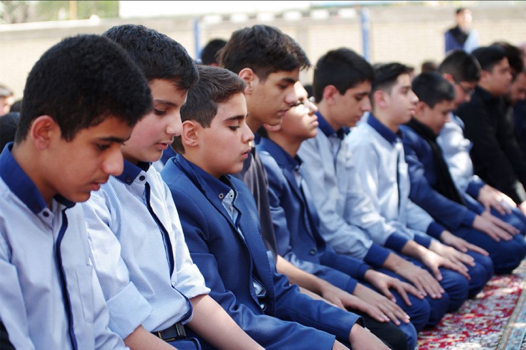 برپایی نماز جماعت در 70 هزار مدرسه