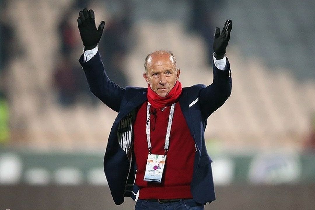 نصرتی: كالدرون جوانمردی كرد و پای پرسپولیس و هوادارانش ایستاد
