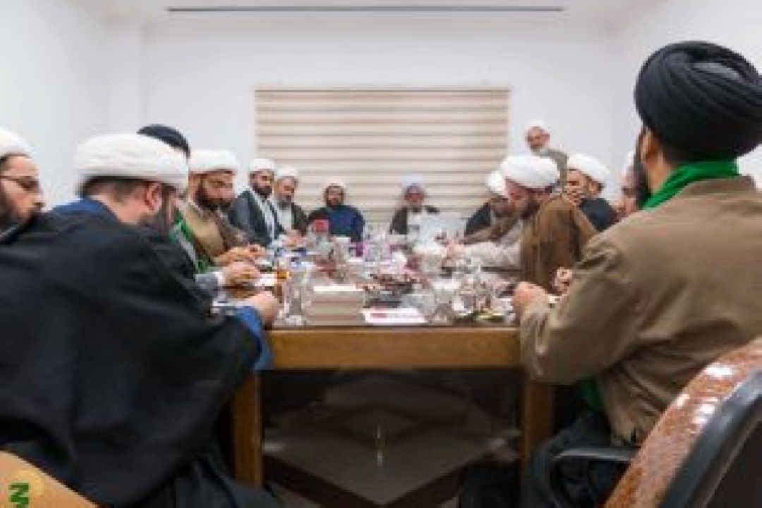 جلسه هم اندیشی نماینده بعثه در عراق با روحانیان با تجربه عتبات