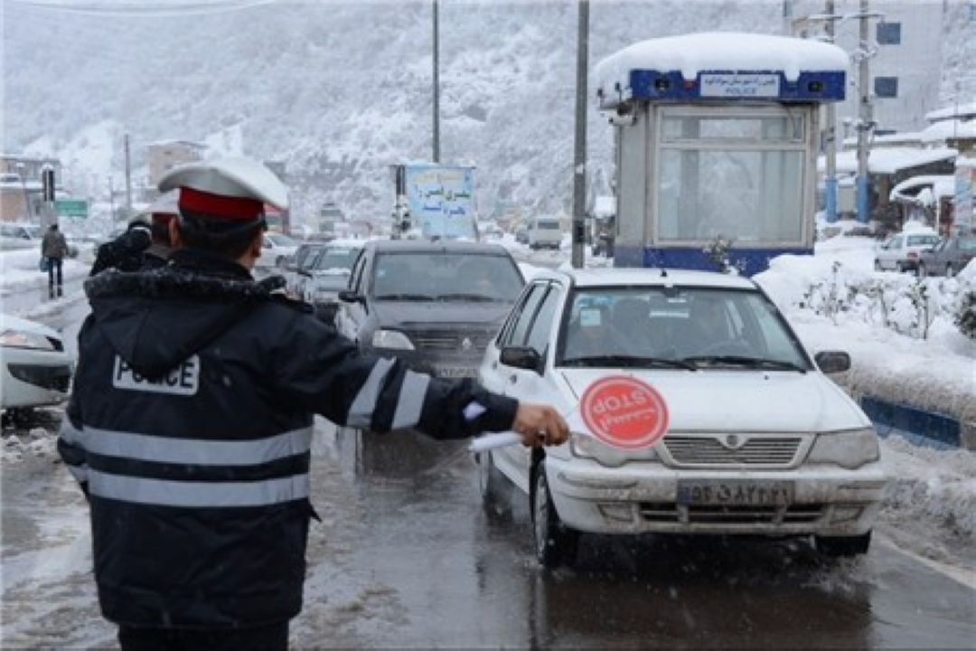 جاده‌های 13 استان كشور برفی و بارانی است