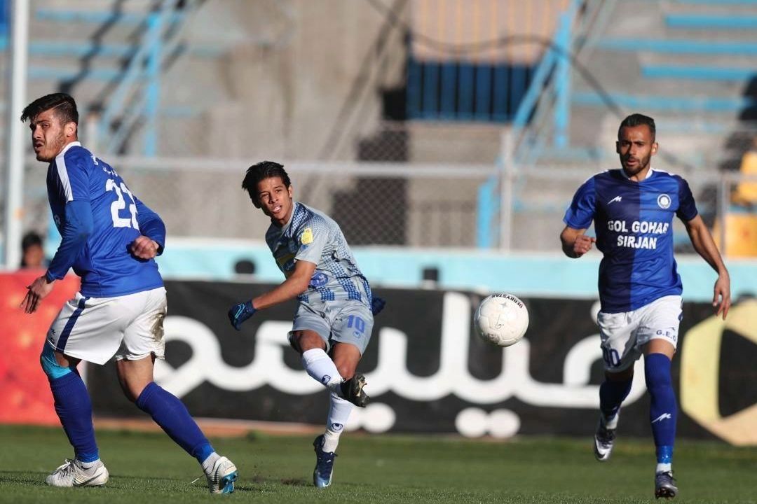 گل‌گهر 1 - 0 استقلال