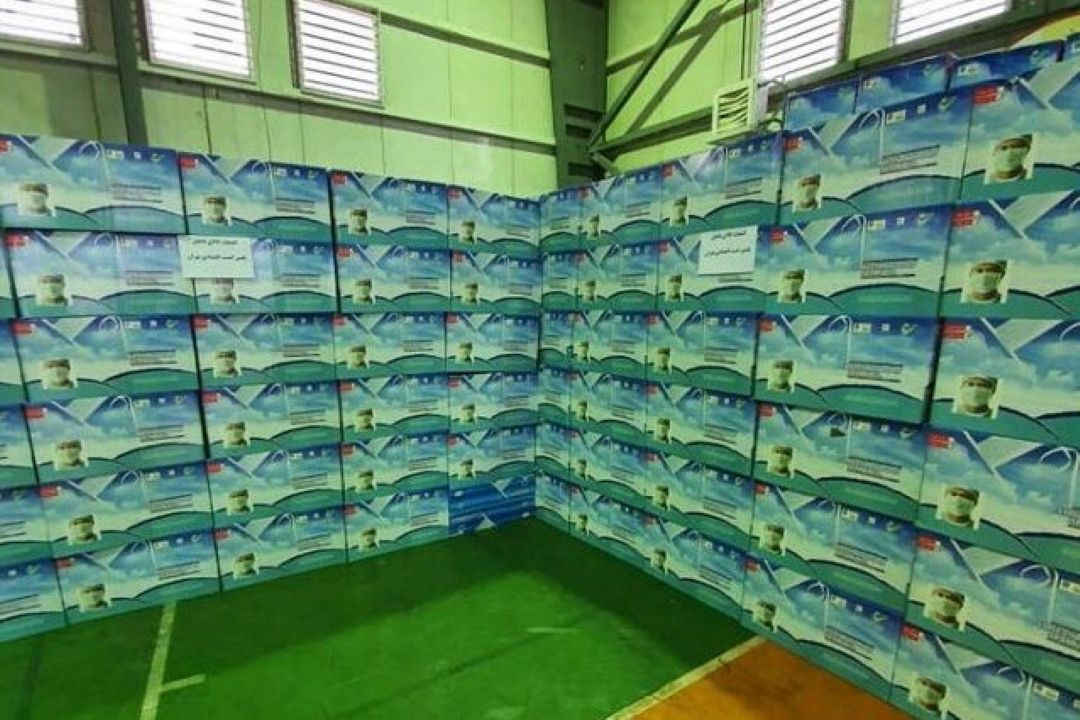 كشف 50 هزار ماسك احتكار شده در یك فروشگاه اینترنتی