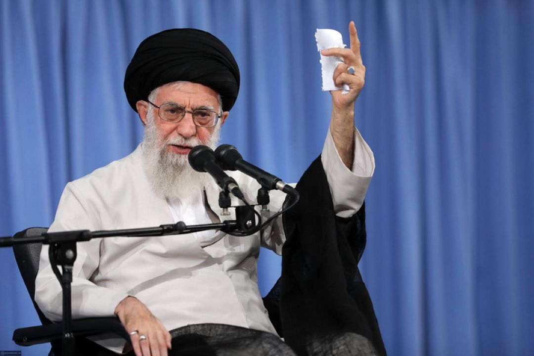 ببینید| رهبرانقلاب: بعضی‌ها چسبیدند به توئیتر و فضای مجازی!