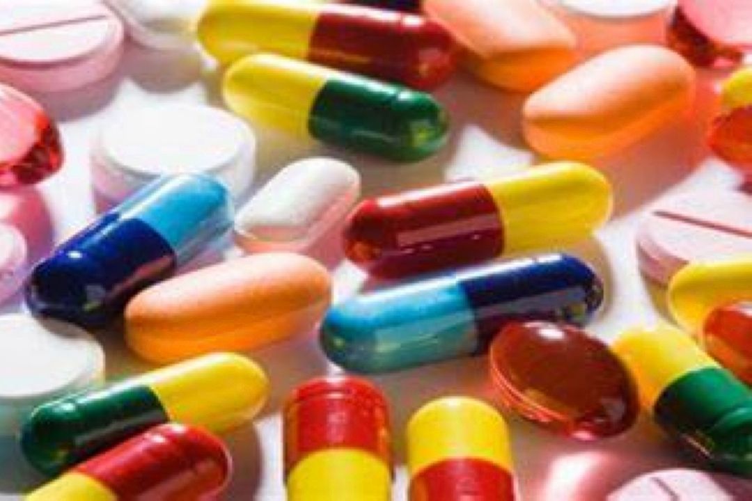 نیم نگاه به تولید دارو و مشكلات پیش رو دررادیو سلامت