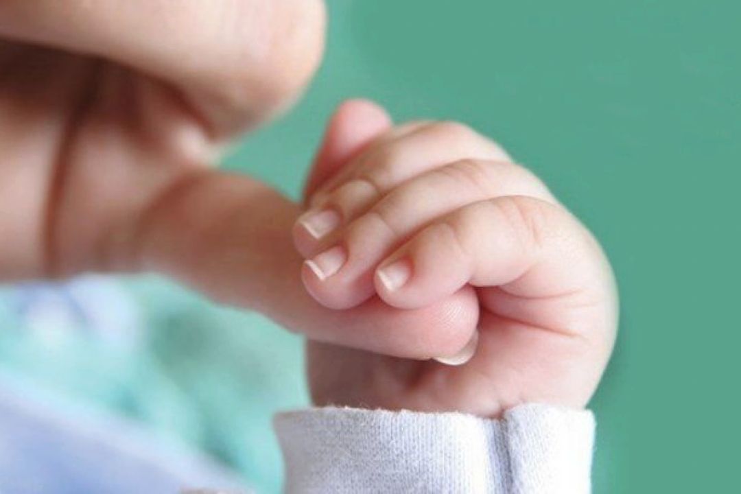 تجلیل از 10 مامای نمونه در ایام شیوع كرونا 