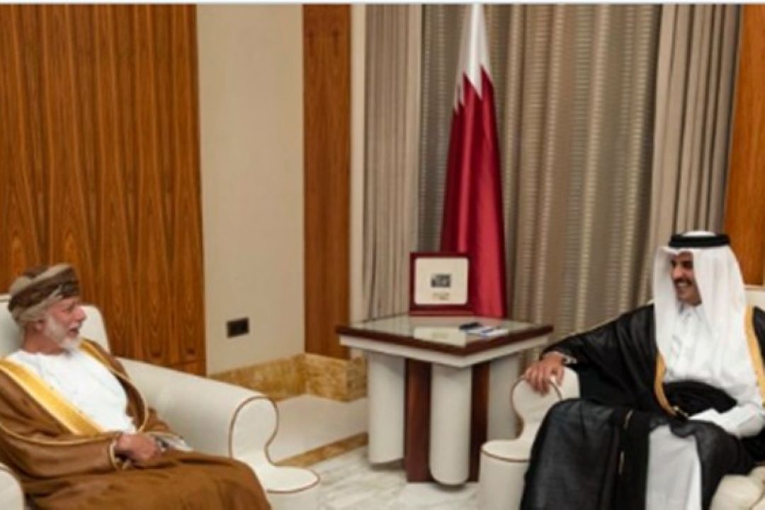 دیدار وزیر خارجه عمان با امیر قطر و تسلیم پیام سلطان هیثم