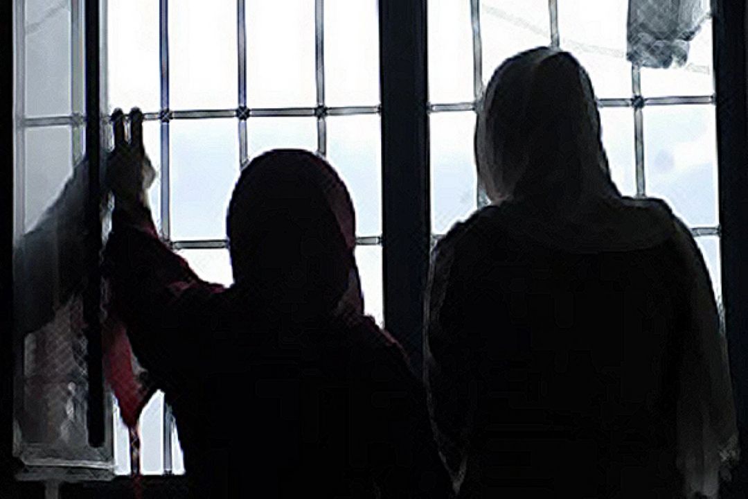 مصداق زنانه شدن جرم گرفتن دسته‌چك مردان و امضا به نام همسران است