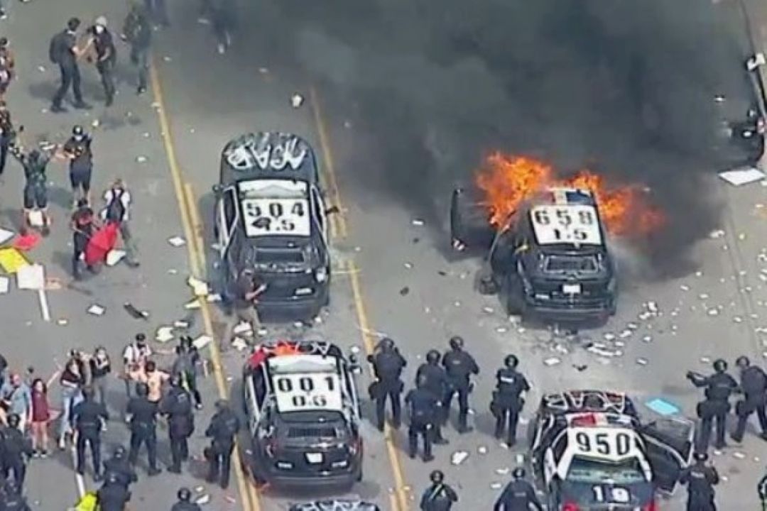 شهردار لس آنجلس حكومت نظامی اعلام كرد