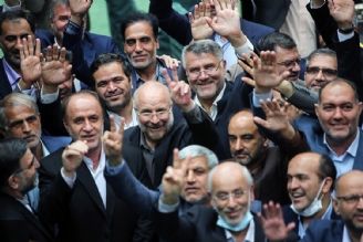 چشم امید مردم و رهبری به مجلس انقلابی