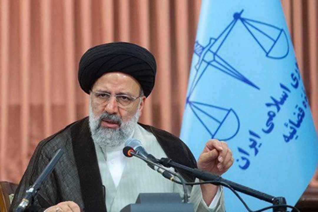 دستور آیت‌الله رئیسی برای بازگرداندن مفسدان متواری به كشور