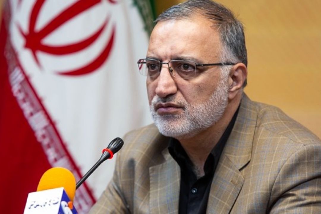 طبری به دلیل فعالیت در گروهك منافقین دستگیر و زندانی شده بود