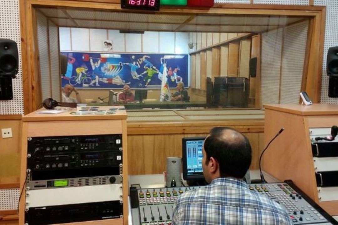 رادیو ورزش آنتن خالی از مسابقات ورزشی را چگونه پر می‌كند؟