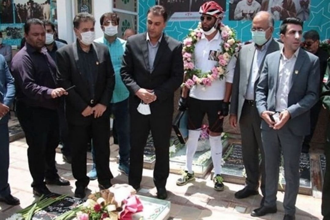 دوچرخه سوار معلول: به‌عشق شهید سلیمانی 9 ساعت ركاب زدم