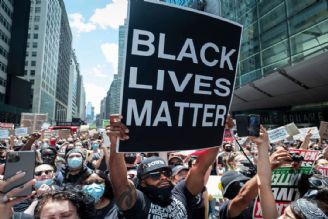 رفتار نژادپرستانه ترامپ، اعتراضات خیابانی را شعله‎ ورتر كرده است