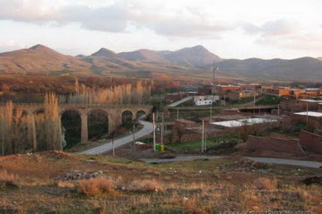 خیر جوان مراغه ای پل روستای چكان را تكمیل می كند