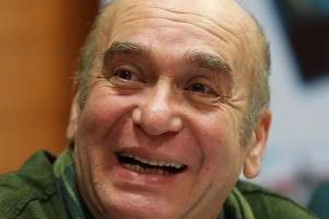 داریوش كاردان در رادیو نمایش :عادت كرده ایم به طنزهای بسیار سطحی بخندیم