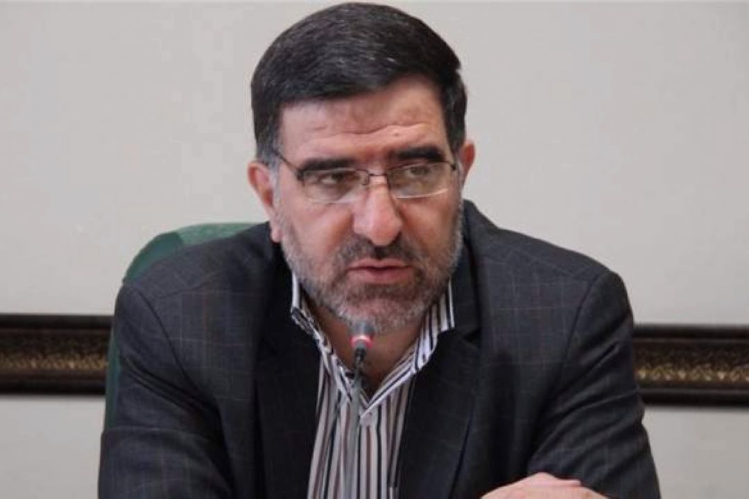 امیرآبادی فراهانی: مجلس با مصلحت اندیشی با دولت رفتار می‌كند/ حقوقی‌ها در بورس به مردم خیانت كردند