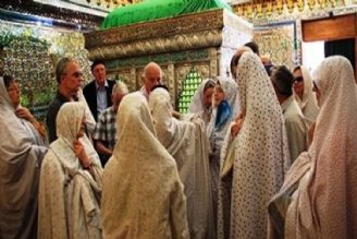 ویژگی‌های دینی مردم ایران، گردشگران خارجی را به احترام وا می‌دارد