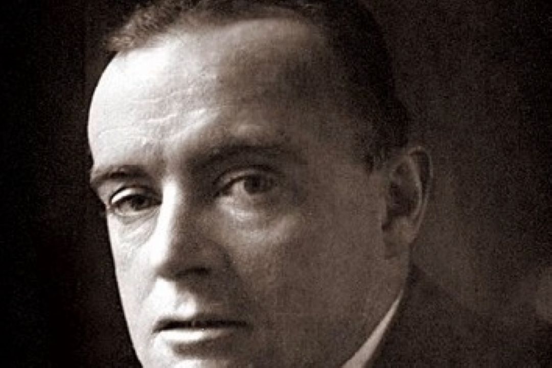 در رادیو نمایش بررسی می شود هكتور هیو مونرو داستان نویسی كه عاشق خیام بود