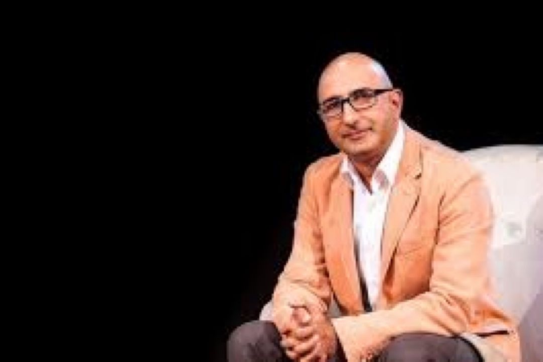 گفت و گو با منصور ضابطیان در استودیو هشت رادیو نمایش