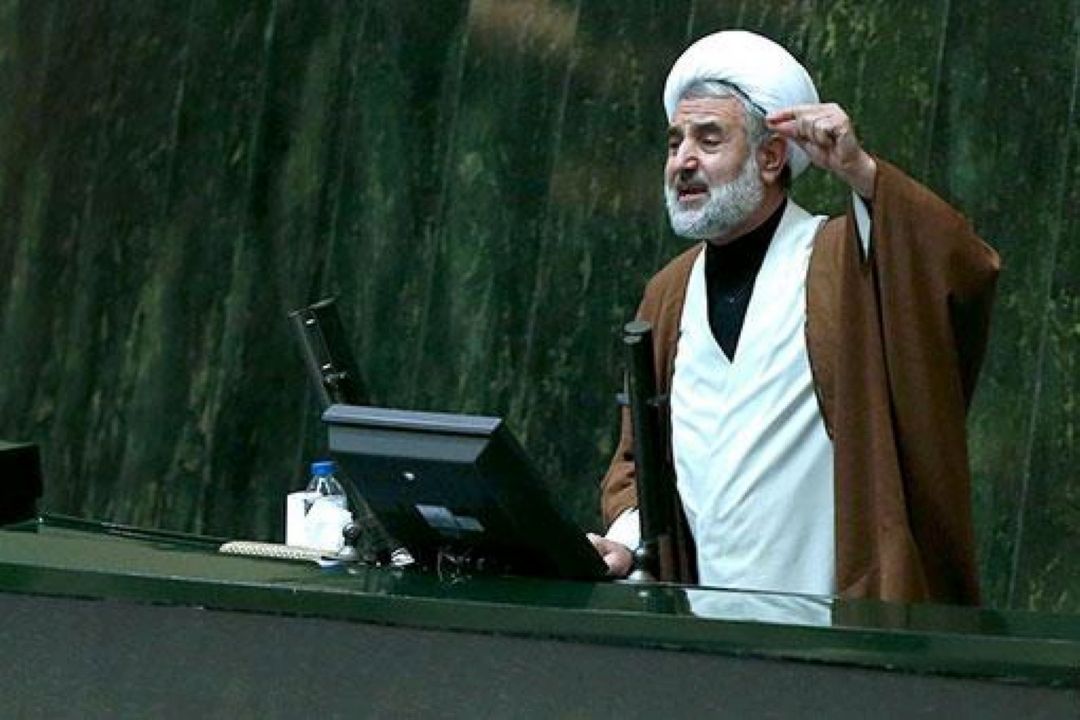 آقای رئیس جمهور فرش قرمز برای دشمن پهن نكنید