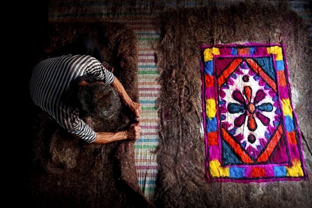 روش تهیه نمد در بیشتر نقاط ایران شبیه به هم است