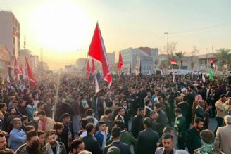 حضور گسترده مردم بصره در مراسم بزرگداشت شهیدان سلیمانی و المهندس/ فریاد «انتقام انتقام» در جنوب عراق طنین‌انداز شد