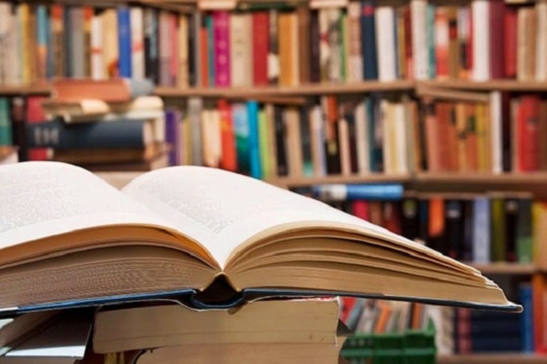 چالش‌های ترجمه كتاب های مرجع دانشگاهی