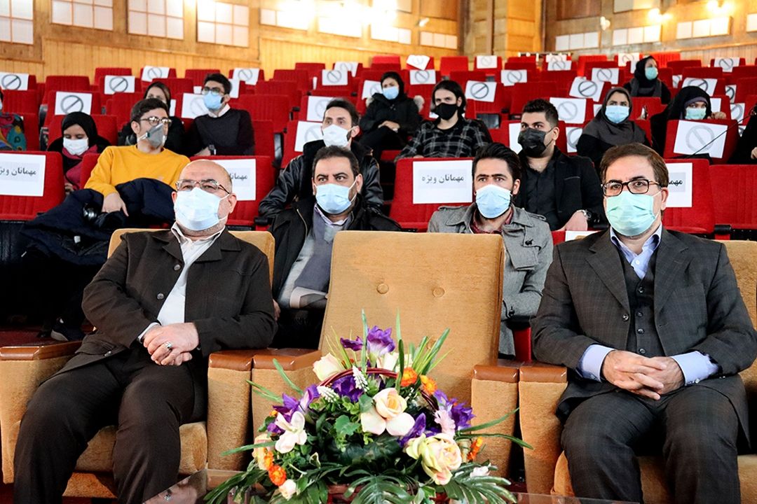 در حوزه فرهنگ با یك گل بهار نمی شود
