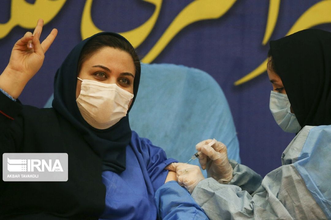 مینو محرز: هموطنان با خیال راحت واكسن ایرانی كرونا بزنند