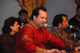 موسیقی قوالی با عبادت آمیخته شده است