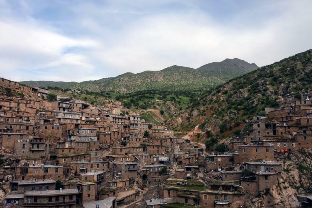 "پالنگان" روستای تمام سنگی در كردستان 