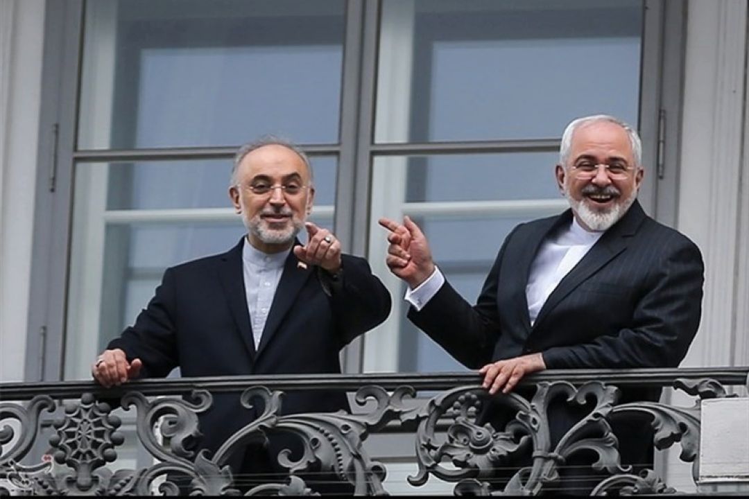 معاوضه سیاست لغو همه تحریم‌ها با یك آبنبات انتخاباتی برای حامیان روحانی