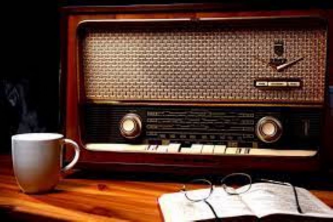 پخش سریال های متنوع از شبكه‌های رادیویی